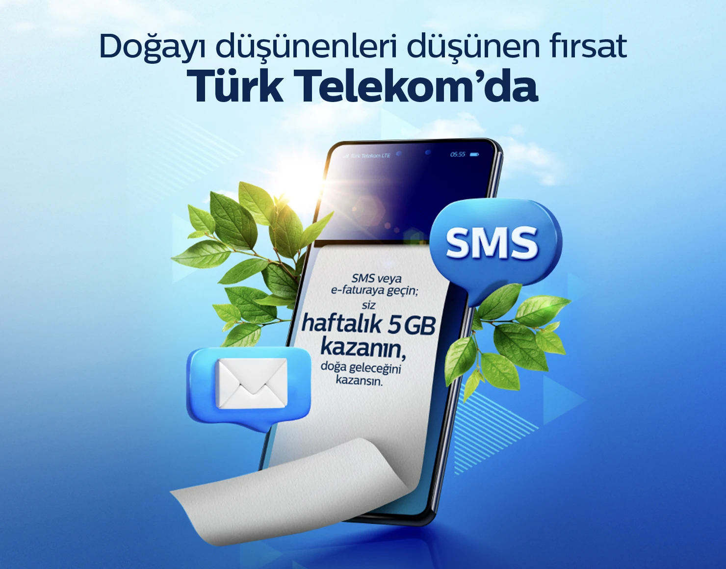 Mavi arka plan üzerinde Doğayı düşünenleri düşünen fırsat türk telekomda yazısının yanında bir telefon ve etrafında yapraklar 